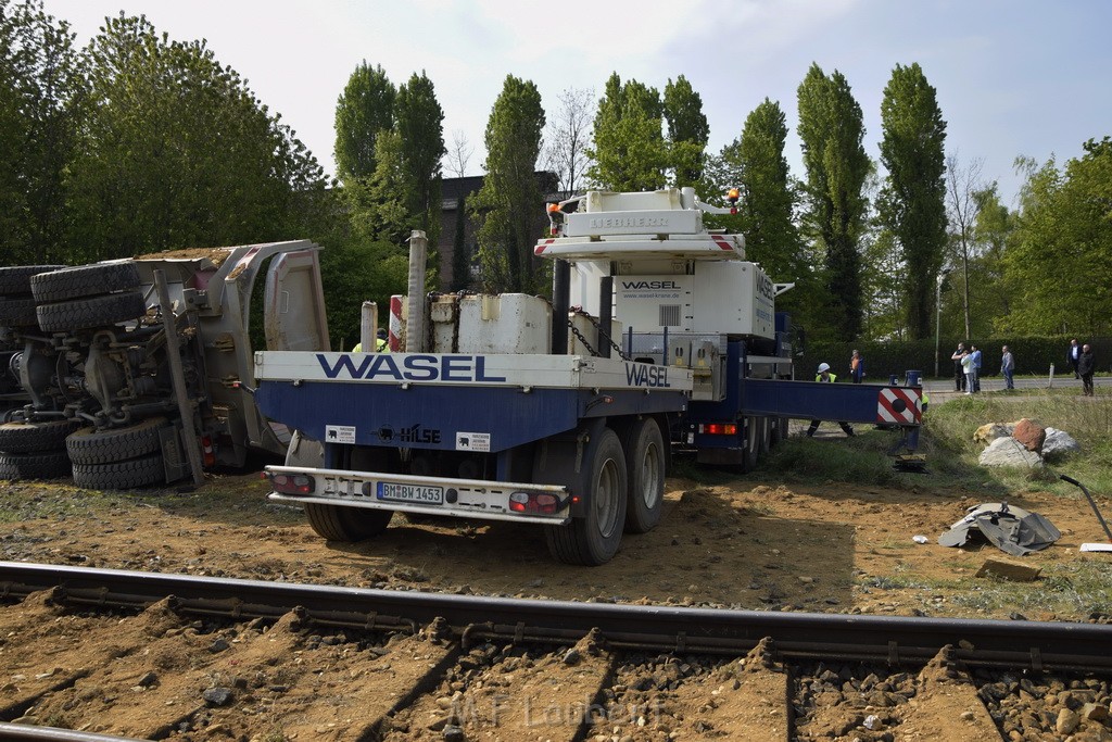 Schwerer VU LKW Zug Bergheim Kenten Koelnerstr P395.JPG - Miklos Laubert